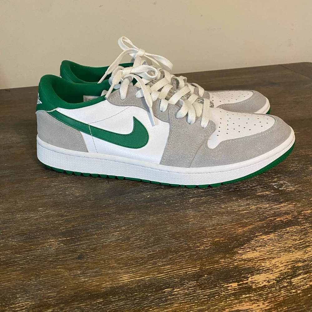 Mens Jordan 1 low Golf shoes size 11 in great shape!